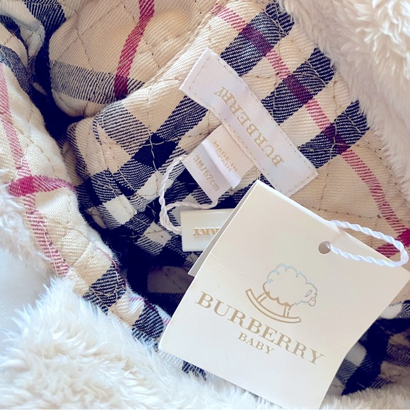 Burberry Baby Trapper Hat NWT - Picture 8 of 8
